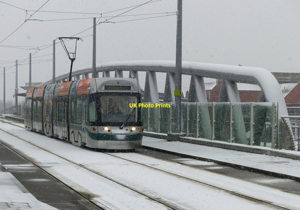Photo 6"x4" Tram in the snow Nottingham\/SK5641 c2017