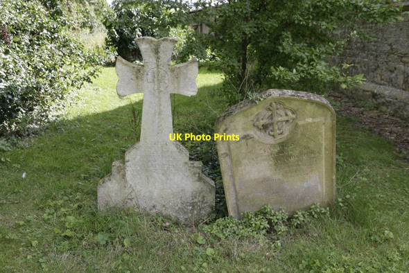 Photo 6"x4" Two Graves Easington\/SU6697 c2017