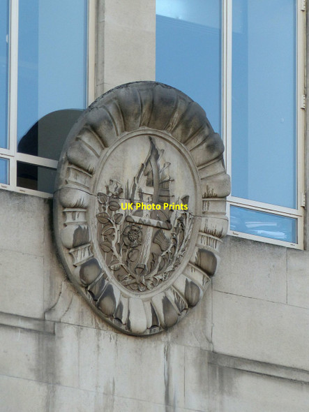 Photo 6"x4" LMS crest, former railway offices, City Square Leeds\/SE3034 c2017