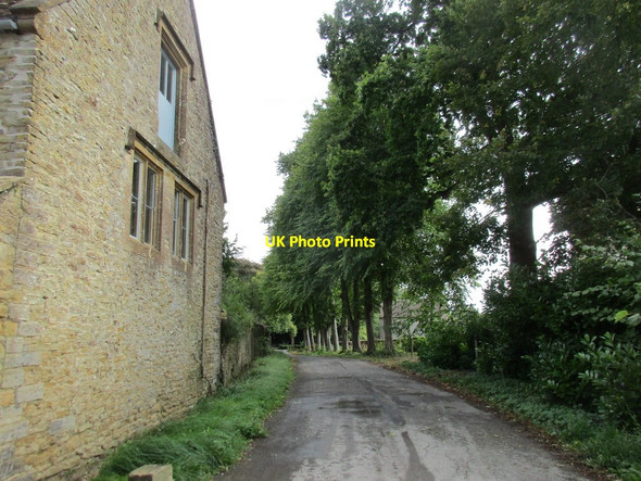 Photo 6"x4" Driveway by the churchyard, Trent Gore\/ST5918 c2017