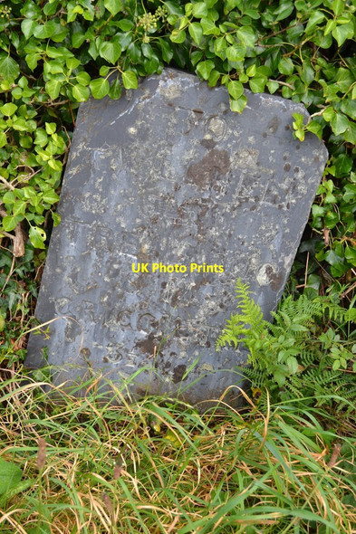 Photo 6"x4" Old Milestone Afon Wen\/SH4437 c2017