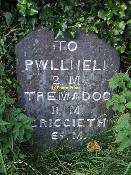 Photo 6"x4" Old Milestone Abererch c2017