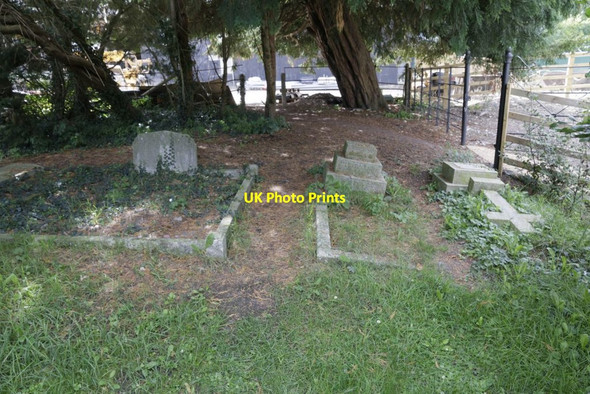 Photo 6"x4" Family Graves Easington\/SU6697 c2017