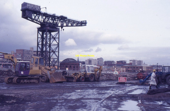 Photo 6"x4" Construction beside the Clyde Yorkhill c1987