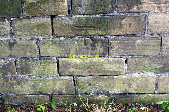 Photo 6"x4" Benchmark on Parkfield Road wall outside #23 Bradford\/SE1632 c2017