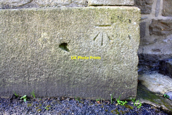 Photo 6"x4" Benchmark on Harts Head Hotel Settle c2017