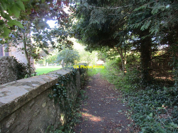 Photo 6"x4" Footpath from Bradford Abbas Thornford c2017