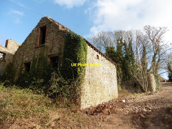Photo 6"x4" Derelict buildings, below Banwell Hill Hillend\/ST3758 c2018 P1