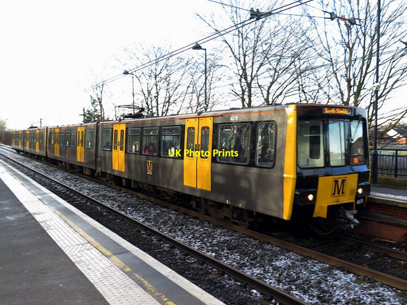 Photo 6"x4" Metro train at Meadow Well Station Meadow Well c2018