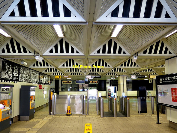 Photo 6"x4" St James Metro Station - concourse Newcastle upon Tyne c2018