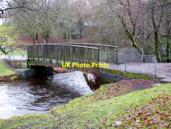 Photo 6"x4" Footbridge in Lennox Park Milngavie c2018