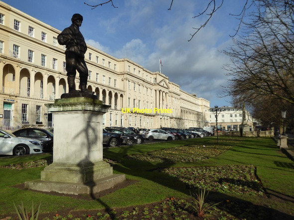 Photo 6"x4" Statue of Dr Wilson and the Municipal Offices Cheltenham c2018