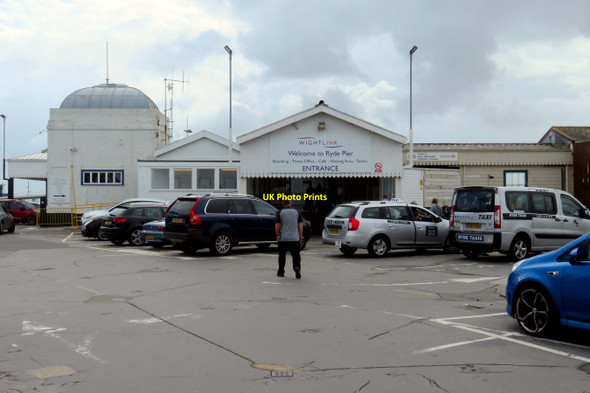Photo 6"x4" Ryde Pier Station Ryde c2017
