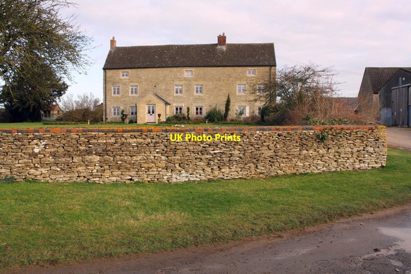 Photo 6"x4" Farmhouse at Stonehouse Farm Weston-on-the-Green c2018