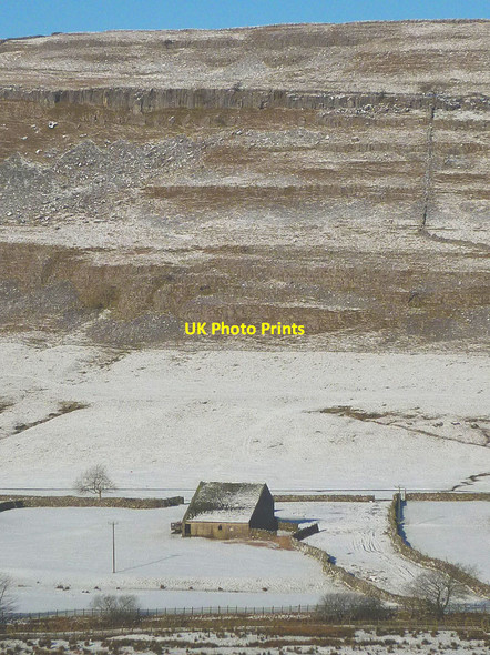 Photo 6"x4" Barn and snow, Chapel-le-Dale Chapel-le-Dale c2018