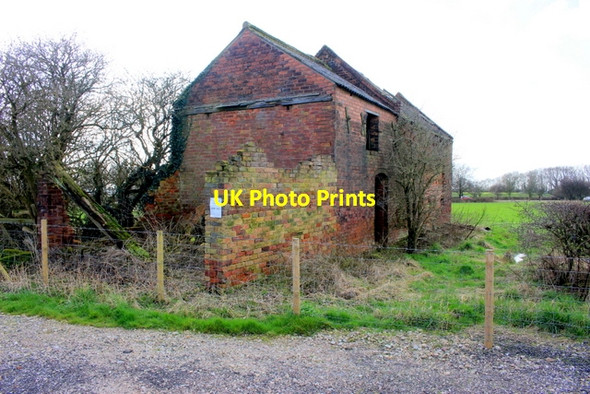 Photo 6"x4" Old Barn at Dale Hill The Flourish c2017