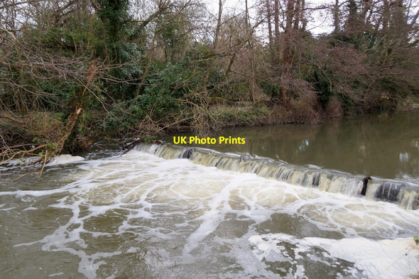 Photo 6"x4" Weir on the River Mole at Fetcham Grove, Leatherhead Leatherhead c2018
