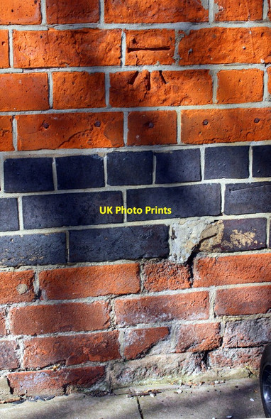 Photo 6"x4" Benchmark on #96 Myrtle Road Leicester c2017