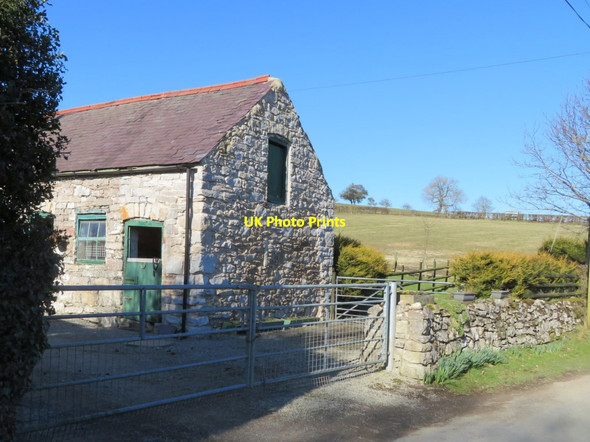Photo 6"x4" Barn at Banhadlen-isa, Llanarmon-yn-Ial Bryn-yr-ogof c2018