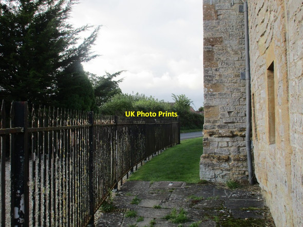 Photo 6"x4" Footpath by the remains of the Abbey, Muchelney Muchelney c2017