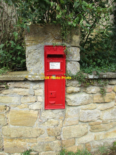 Photo 6"x4" Victorian postbox at Wigborough Lower Stratton\/ST4415 c2017