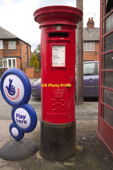 Photo 6"x4" Elizabeth II postbox, Dixon Lane Far Royds c2018