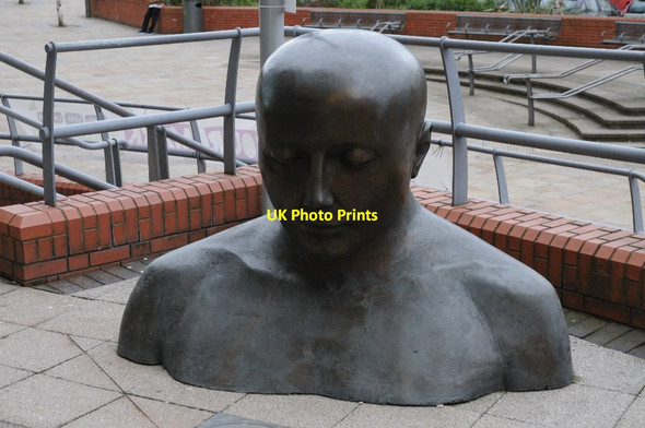 Photo 6"x4" Thinking Man, University of Wolverhampton Wolverhampton c2018
