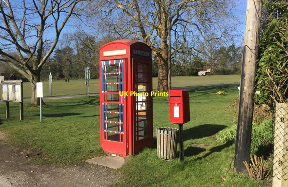 Photo 6"x4" Patriotic Telephone Box Staplefield c2018