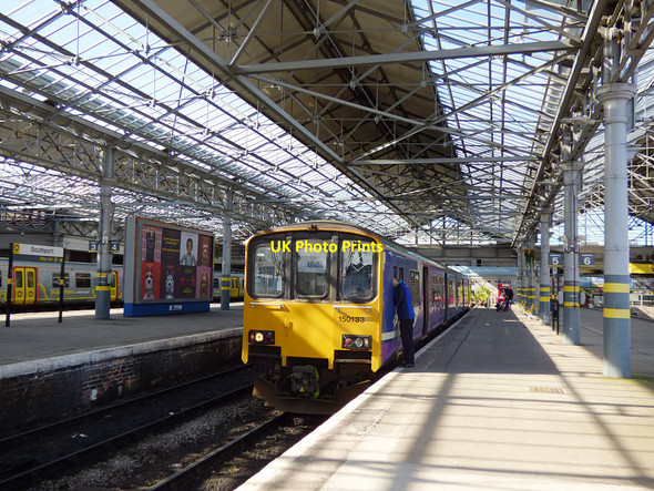 Photo 6"x4" Chapel Street station - platform 5 Southport c2018