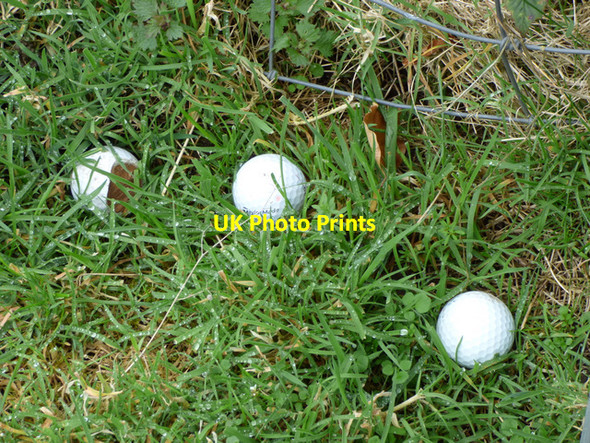 Photo 6"x4" Three golf balls Erskine c2018