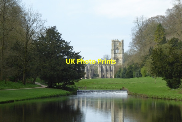 Photo 6"x4" Weir and Fountains Abbey Aldfield c2018