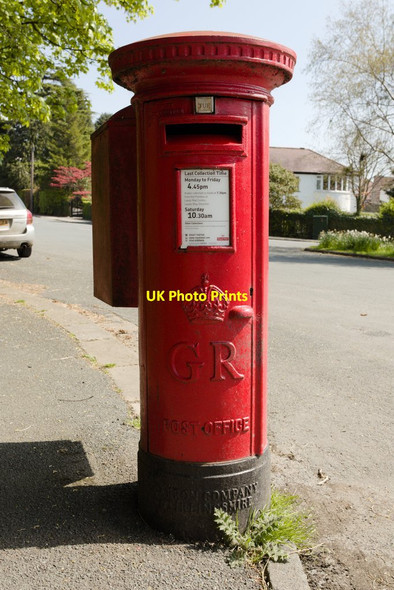 Photo 6"x4" George V postbox, Clifford Road Ilkley c2018