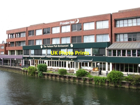 Photo 6"x4" The Premier Inn and Nelson pub and restaurant Norwich c2018