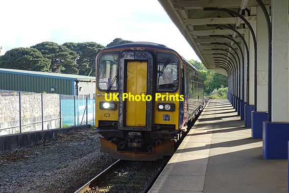 Photo 6"x4" Train Arriving at Falmouth Docks Station Falmouth c2018