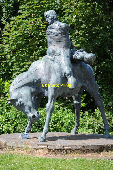 Photo 6"x4" Two Kings sculpture Harlech c2018