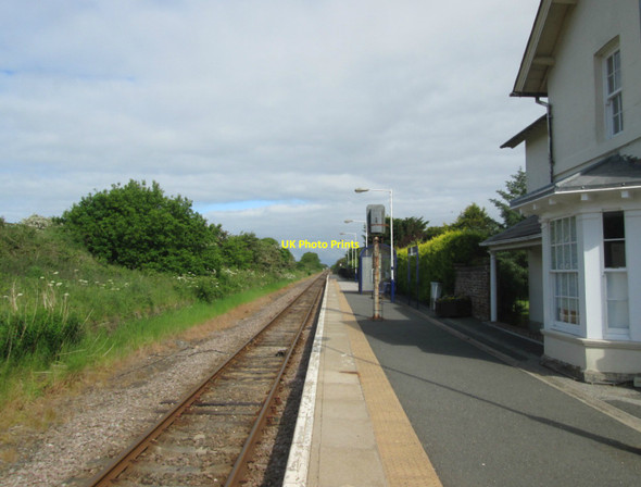 Photo 6"x4" Bempton railway station Buckton\/TA1872 c2018