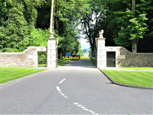 Photo 6"x4" Entrance to Glamis Castle Glamis c2018
