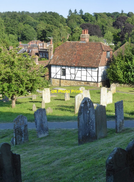 Photo 6"x4" Westerham: Church Cottage and St Mary's churchyard (1) Westerham c2018