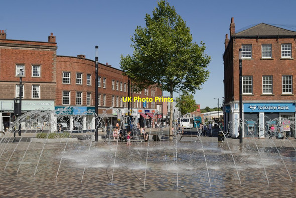 Photo 6"x4" Fountain, Bull Ring, Wakefield Wakefield\/SE3320 c2018