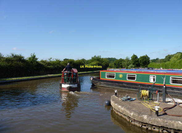 Photo 6"x4" Moving boats at Alvechurch Boat Centre Alvechurch c2018