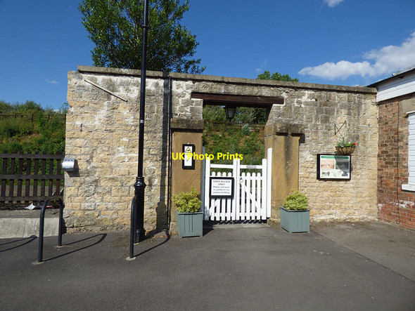 Photo 6"x4" Bedale station - staff entrance Bedale c2018