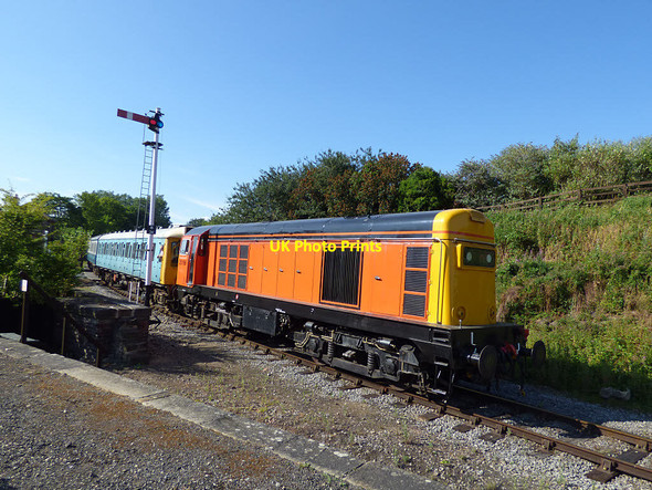 Photo 6"x4" Bedale station - eastbound train Bedale c2018