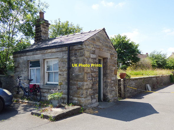 Photo 6"x4" Outbuilding at Leyburn railway station Leyburn c2018