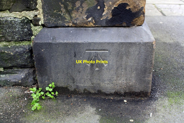 Photo 6"x4" Benchmark on wall corner pier at Upper Town Street \/ Moorfields junction Pudsey\/SE2233 c2017