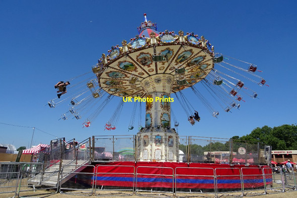 Photo 6"x4" A fairground ride in Hyde Park Westminster c2018