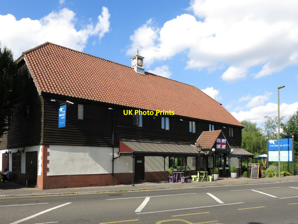 Photo 6"x4" The Bridge Hotel, Bridge Road Chertsey c2018