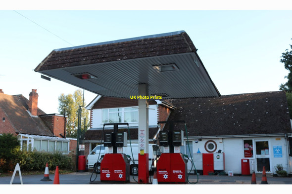 Photo 6"x4" Petrol station on The Village, Finchampstead Finchampstead c2018