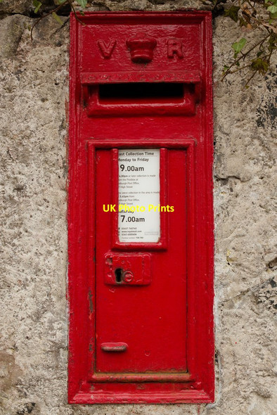 Photo 6"x4" Victorian postbox, Castle Gate, Jedburgh Jedburgh c2018