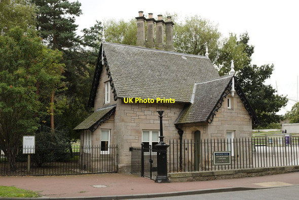 Photo 6"x4" Holyrood Park Information Centre Edinburgh c2018