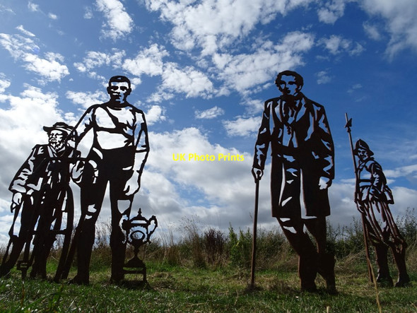 Photo 6"x4" Cutout historical Worcester figures Worcester c2018